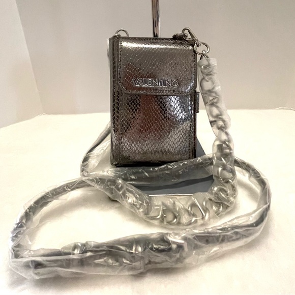 VALENTINO - Picture 2 of 8